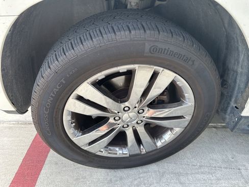 Used 2011 Mercedes-Benz GL 450 4MATIC image 12