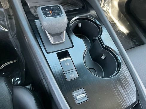 Used 2024 Nissan Rogue SV w/ SV Premium Package image 28