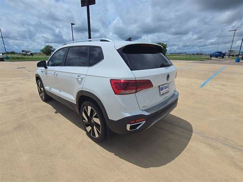 Used 2024 Volkswagen Taos SEL AWD/4WD image 7