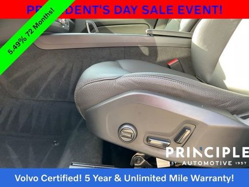 Certified 2024 Volvo XC60 B5 Plus w/ Climate Package image 21