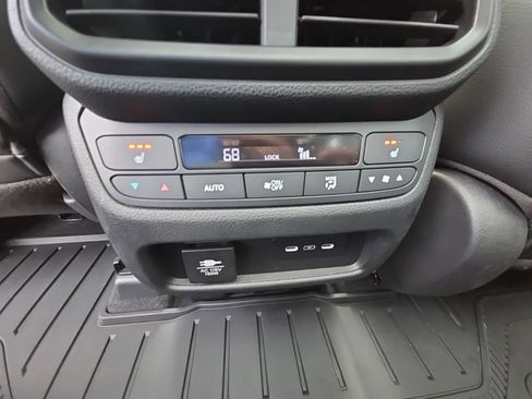 Used 2024 Honda Pilot Elite image 21