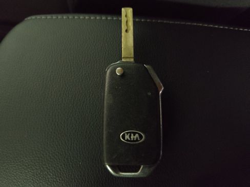 Used 2020 Kia Soul LX FWD image 32