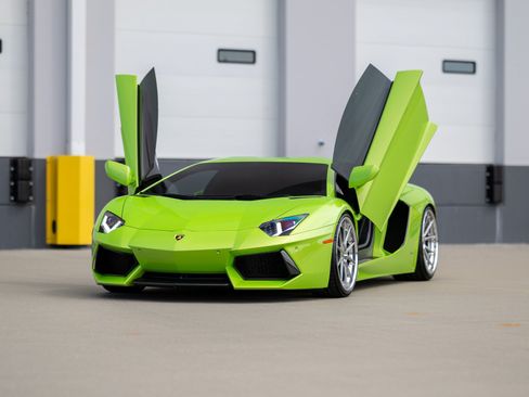 Used 2013 Lamborghini Aventador LP 700-4 AWD/4WD image 3