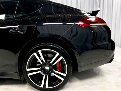 Used 2014 Porsche Panamera GTS image 11