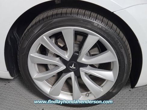 Used 2019 Tesla Model 3 Standard Range image 12