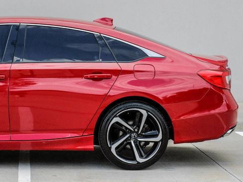 Used 2019 Honda Accord Sport image 11