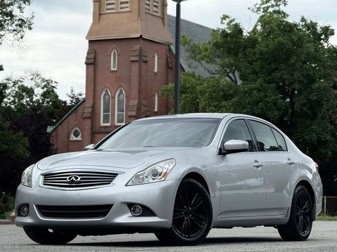 Used 2013 INFINITI G37 x Sedan w/ Premium Pkg AWD/4WD image 3