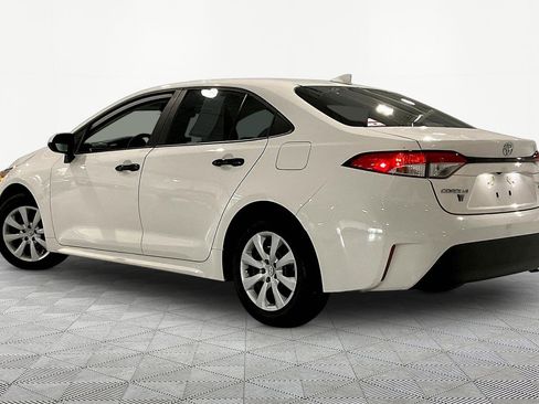 Used 2024 Toyota Corolla LE FWD image 4