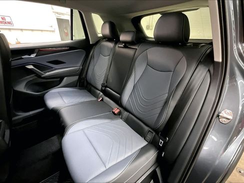 New 2026 Volkswagen Tiguan SE image 12