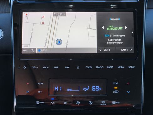 Certified 2022 Hyundai Tucson Limited image 24