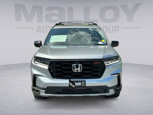 Used 2025 Honda Pilot TrailSport image 8