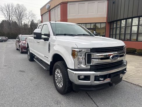 Used 2019 Ford F250 XLT w/ XLT Premium Package image 9