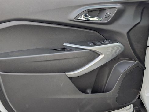 New 2026 Chevrolet Trax LS w/ LS Convenience Package FWD image 28