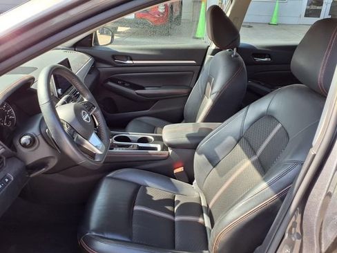 Used 2024 Nissan Altima 2.5 SR FWD image 15