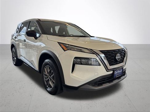 Used 2023 Nissan Rogue S AWD/4WD image 5