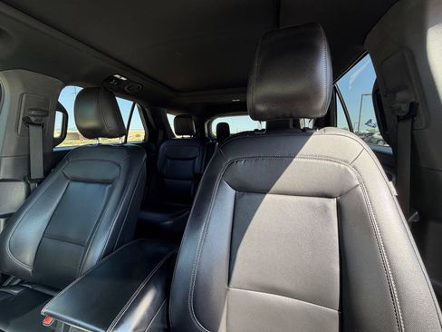 Used 2020 Ford Explorer XLT w/ Equipment Group 202A RWD image 13