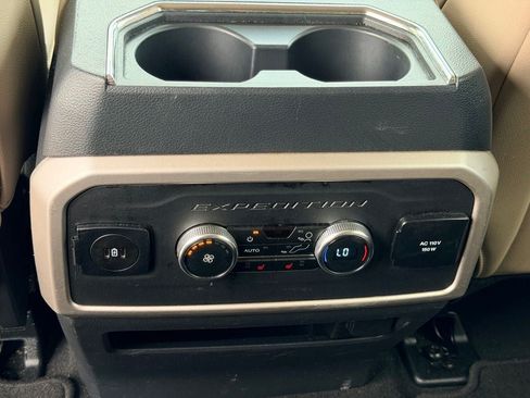 Certified 2024 Ford Expedition Limited AWD/4WD image 16
