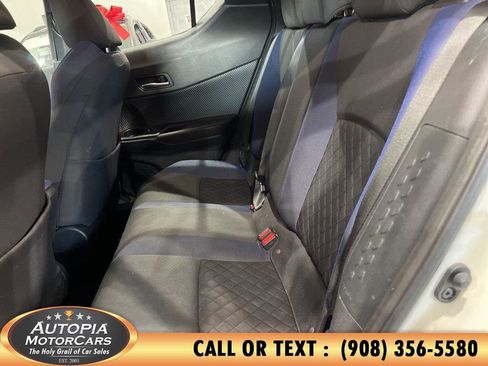 Used 2021 Toyota C-HR XLE image 16