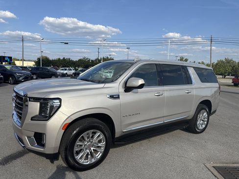 Used 2024 GMC Yukon XL SLT image 8