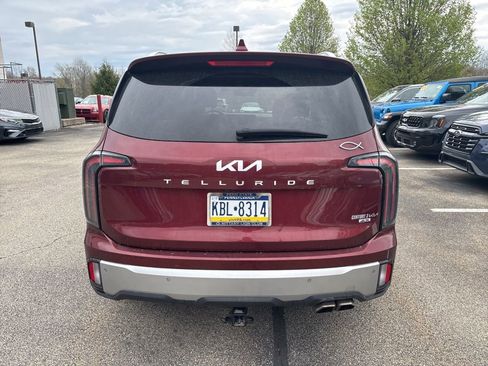 Used 2023 Kia Telluride EX w/ EX Captain's Chair Package image 6