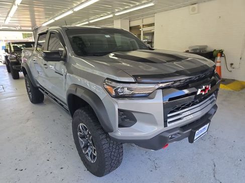 Used 2023 Chevrolet Colorado ZR2 w/ ZR2 Convenience Package III AWD/4WD image 7