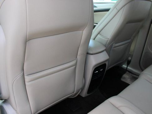 Used 2018 Lincoln MKC Premiere FWD image 18
