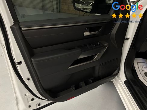 Used 2025 Nissan Leaf S FWD image 32