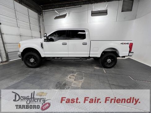 Used 2017 Ford F250 XLT image 2