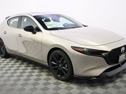 New 2026 MAZDA MAZDA3 Hatchback w/Premium Plus Pkg image 8