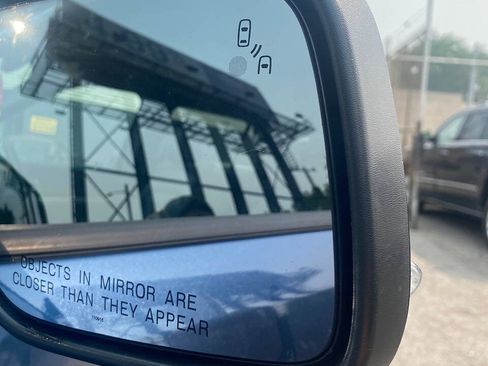 Used 2019 Ford Explorer XLT w/ Equipment Group 202A AWD/4WD image 8