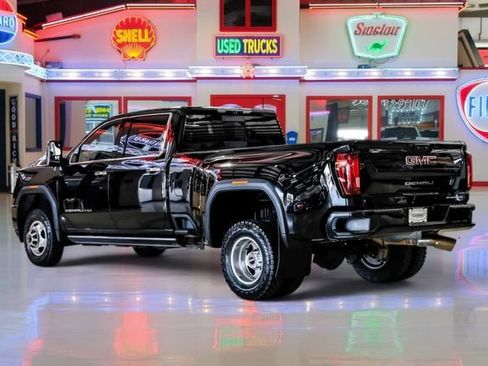 Used 2023 GMC Sierra 3500 Denali w/ Denali Ultimate Package AWD/4WD image 4
