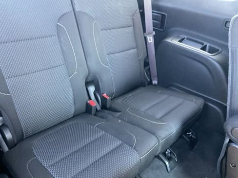 Used 2023 GMC Acadia SLE w/ Driver Convenience Package image 12