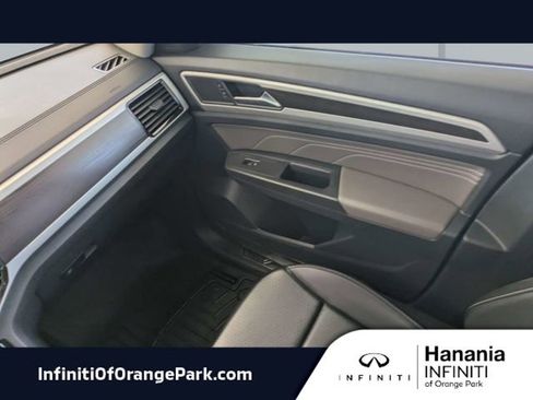 Used 2022 Volkswagen Atlas SE w/ Panoramic Sunroof Package image 18
