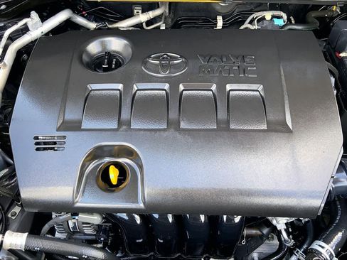 Used 2019 Toyota C-HR Limited FWD image 32