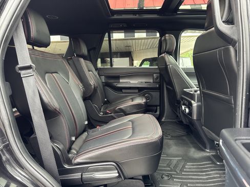 Used 2020 Ford Expedition Limited w/ Equipment Group 303A AWD/4WD image 32