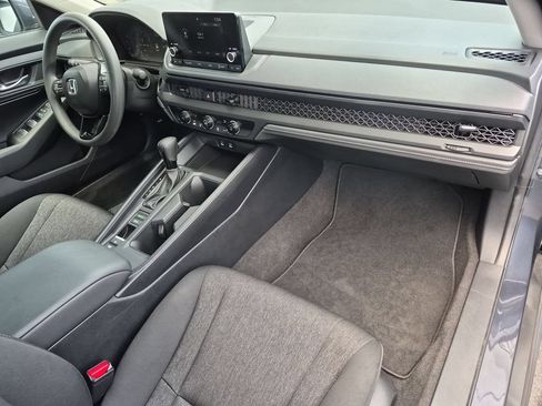 Used 2025 Honda Accord LX image 31