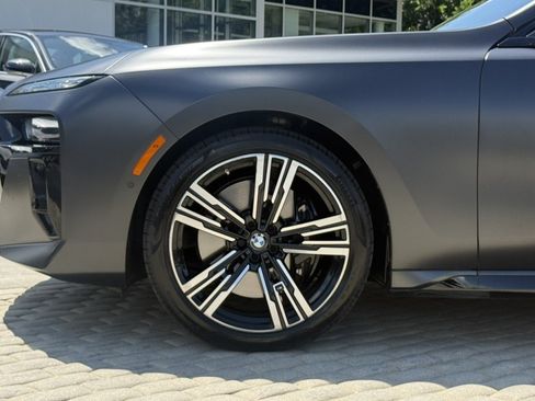 Certified 2023 BMW 760i xDrive w/ Executive Package AWD/4WD image 12