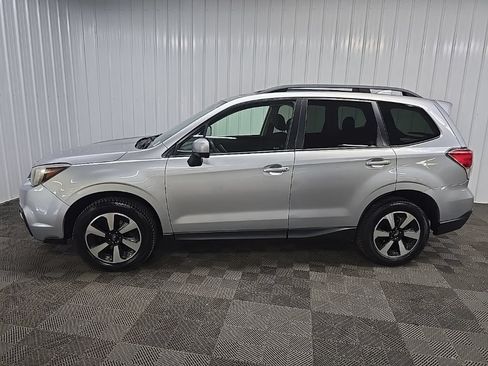 Used 2018 Subaru Forester 2.5i Premium w/ All-Weather Package AWD/4WD image 5