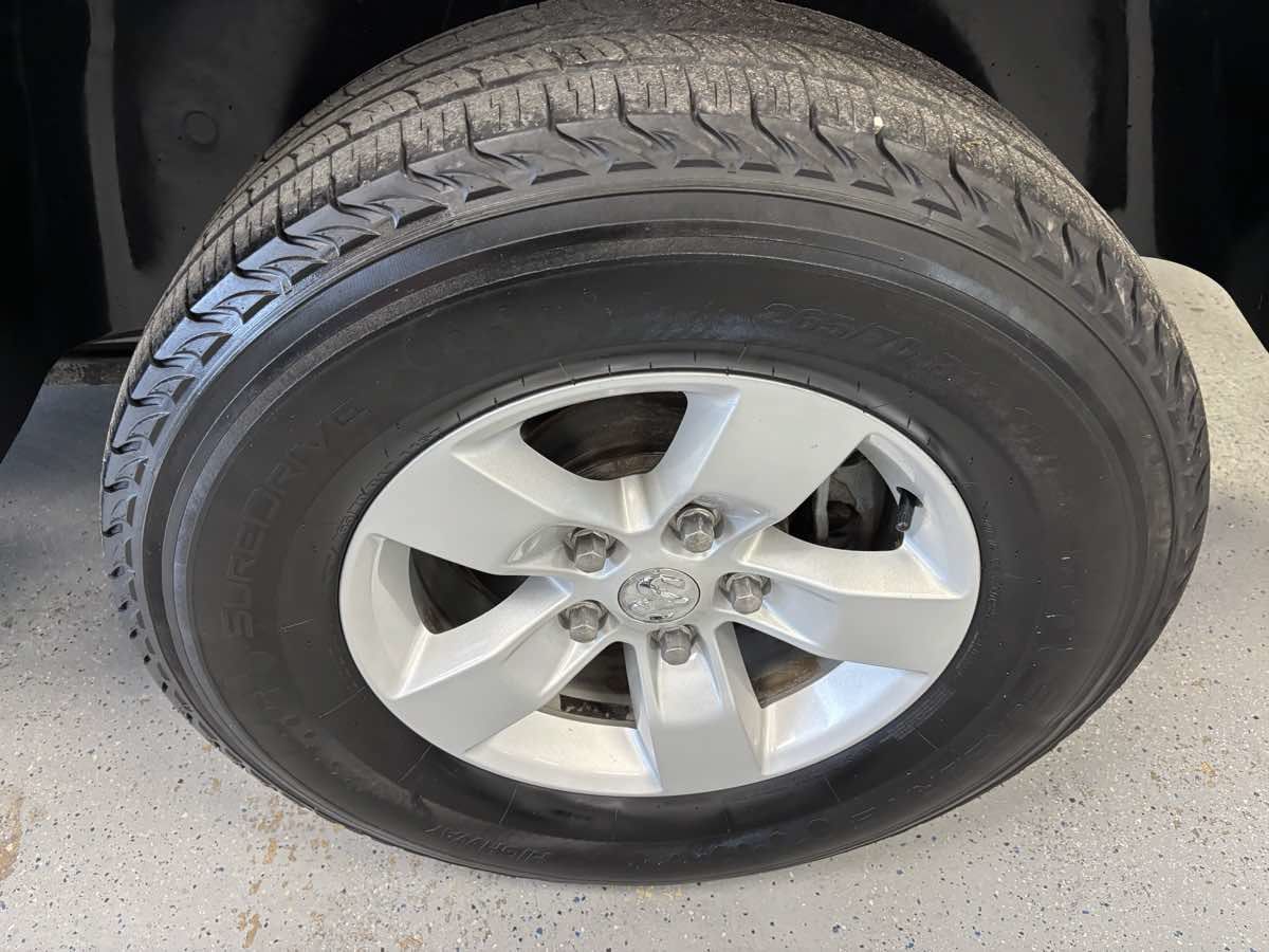 Used 2018 RAM 1500 Classic SLT AWD/4WD image 25