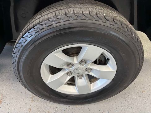 Used 2018 RAM 1500 Classic SLT AWD/4WD image 25