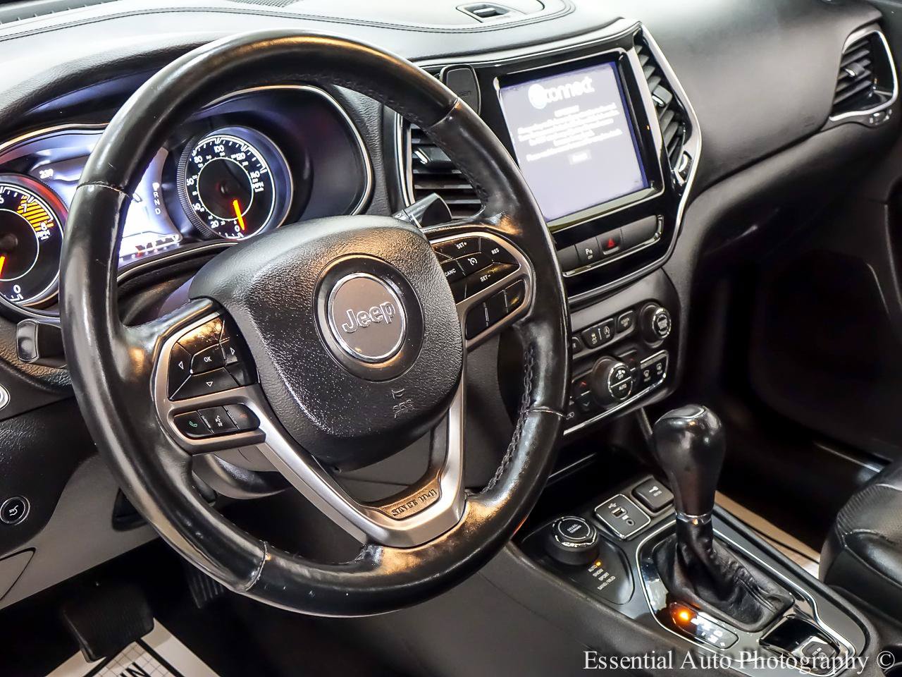 Used 2019 Jeep Cherokee Limited AWD/4WD image 15