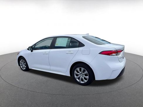 Used 2025 Toyota Corolla LE FWD image 8