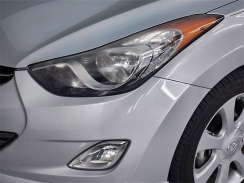 Used 2013 Hyundai Elantra Limited image 12