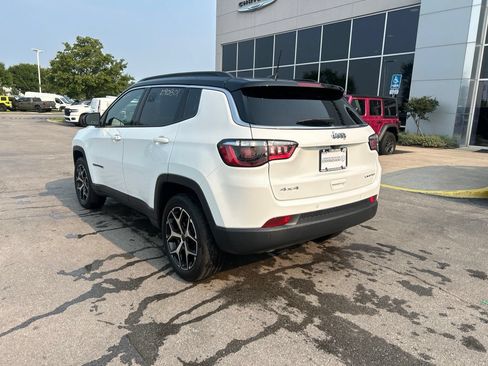 Used 2025 Jeep Compass Limited AWD/4WD image 6