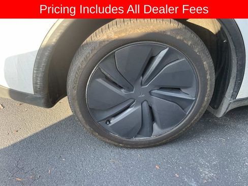 Used 2026 Tesla Model Y 2WD image 8