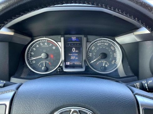 Used 2023 Toyota Tacoma SR5 w/ Technology Package AWD/4WD image 10