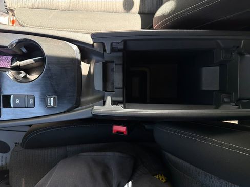 Used 2023 Nissan Rogue SV FWD image 24