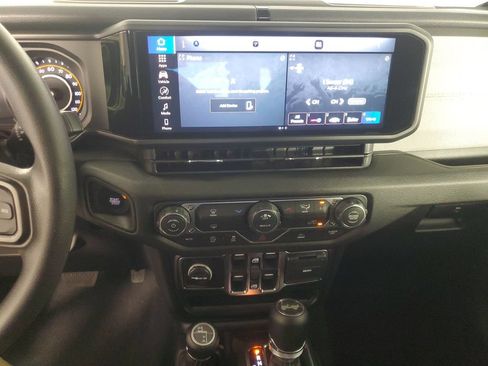 Used 2026 Jeep Wrangler Unlimited Sport AWD/4WD image 15