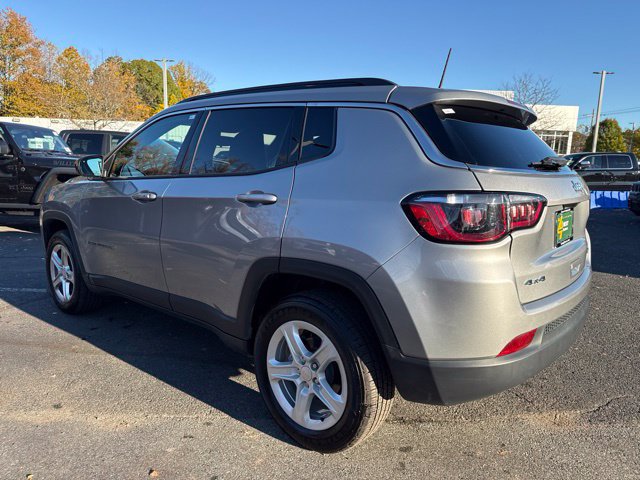 Used 2023 Jeep Compass Latitude AWD/4WD image 20