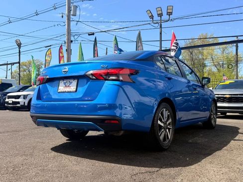 Used 2023 Nissan Versa SV image 9